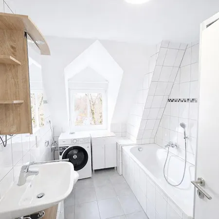 Leta Homes - Komfortable Mit Traumbalkon Mit Flexiblem, Self-check-in & Eigenen Parkplaetzen 公寓 施特劳宾