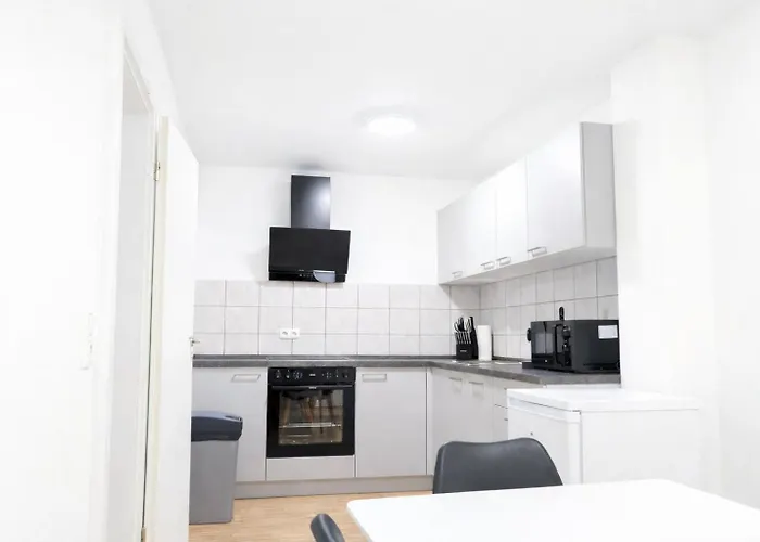 公寓 Leta Homes - Komfortable Mit Traumbalkon Mit Flexiblem, Self-check-in & Eigenen Parkplaetzen