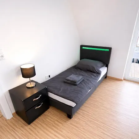 Leta Homes - Komfortable Mit Traumbalkon Mit Flexiblem, Self-check-in & Eigenen Parkplaetzen